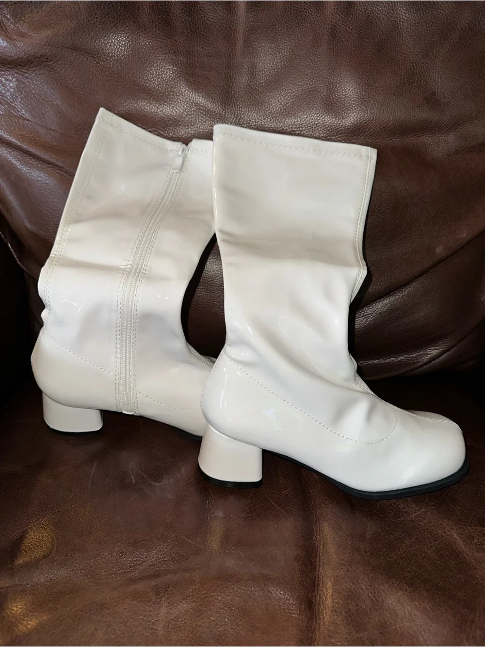 Girl's Patent White Gogo Costume Boots size 4/5 NWOT